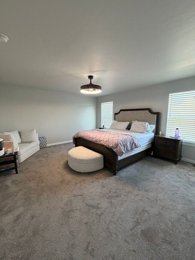 Photo - Stunning 4 Bedroom Home with Office and Loft!