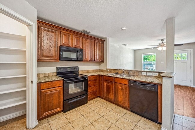 Photo - 1401 N Columbia