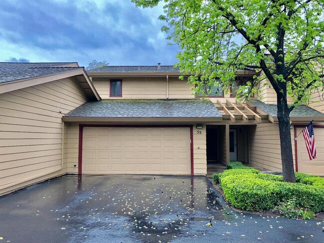 Beautifully Updated 2 Bed 1.5 Bath Condo i... - Beautifully Updated 2 Bed 1.5 Bath Condo i...