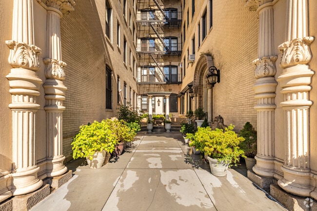 Photo - Braender Condo