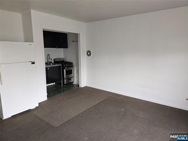 Photo - 275 Hoym St Unit 3G