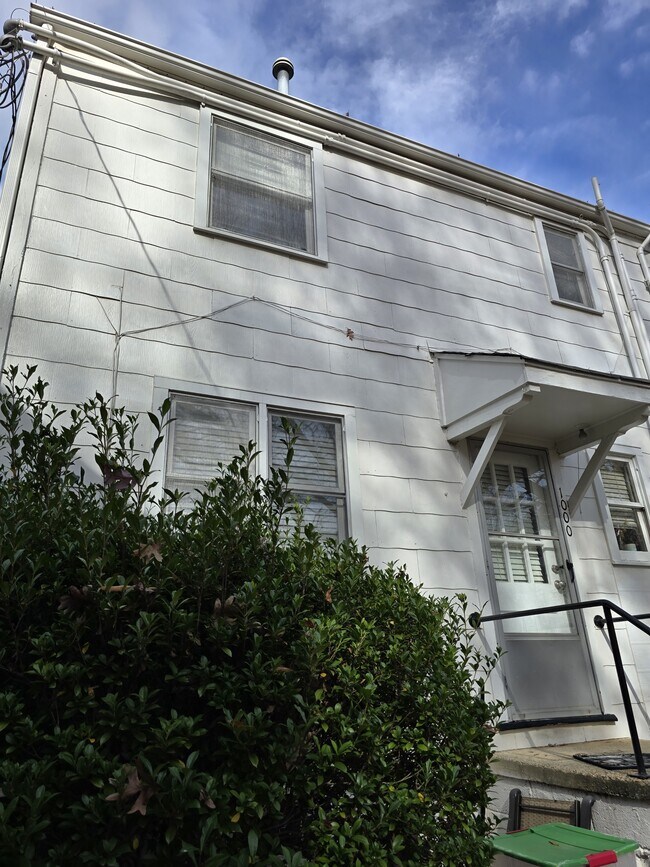 Photo - 1000 Nichols Dr