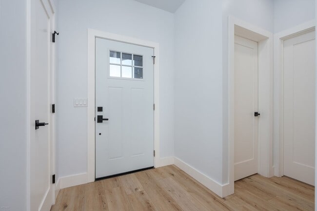 Photo - 15NAD Unidad #A