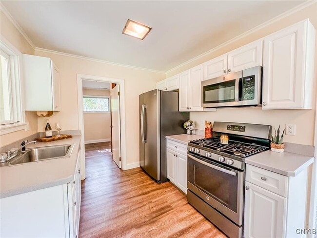 Photo - 2354 W Lake Rd
