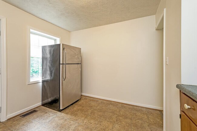 Photo - 1103 Louise Rd