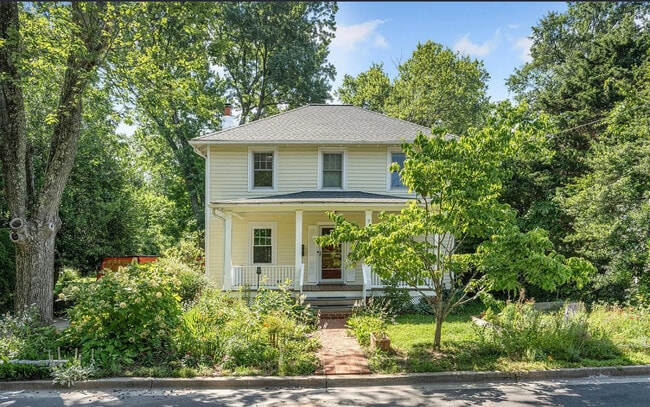 Building Photo - 8100 Fallow Dr