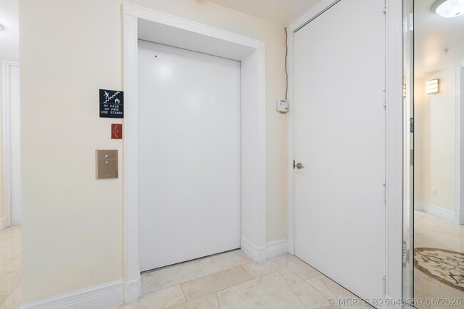 201 S Narcissus Ave Unidad 605