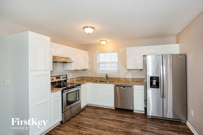 Photo - 15563 Dusty Trail