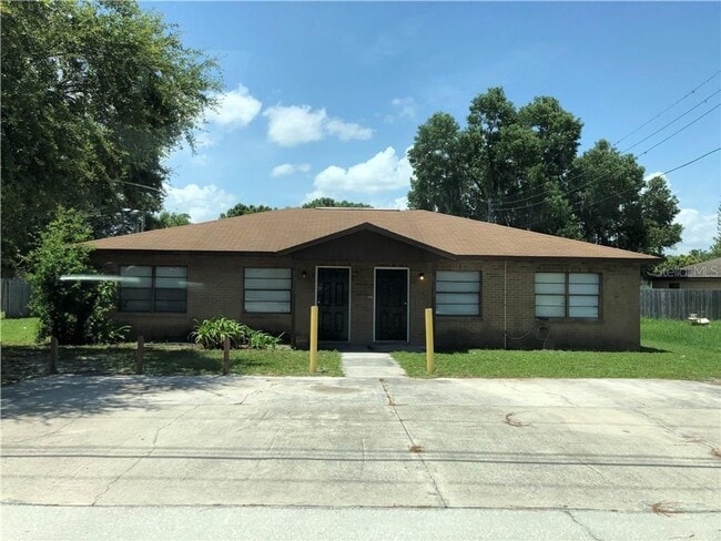 Building Photo - 518 Pinewood Ave