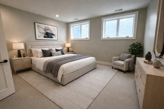 Photo - 4243 N Damen Ave