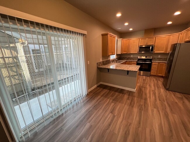 Photo - NEW 4 Bedroom / 4.5 Bath Townhome. A/C in every bedroom