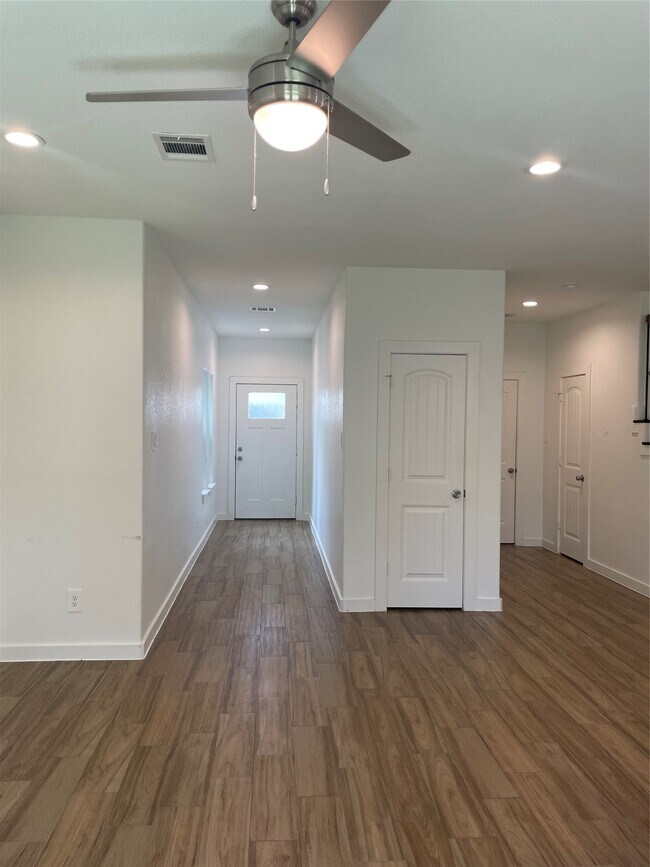 Photo - 5314 Longmeadow St