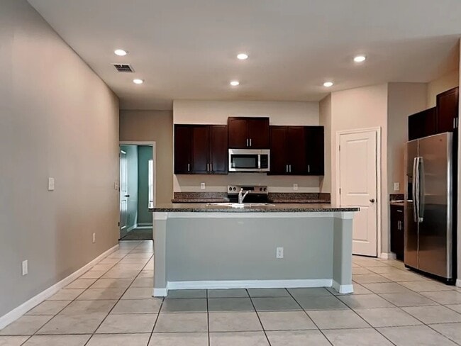 Photo - 1615 Blue Rose Dr