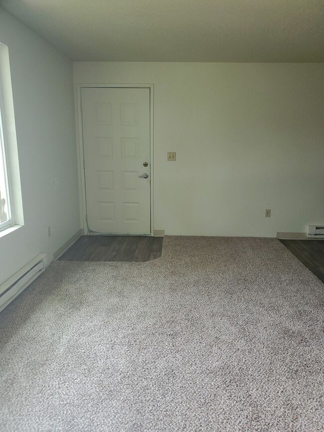 Photo - 2 bed 1 bath Duplex