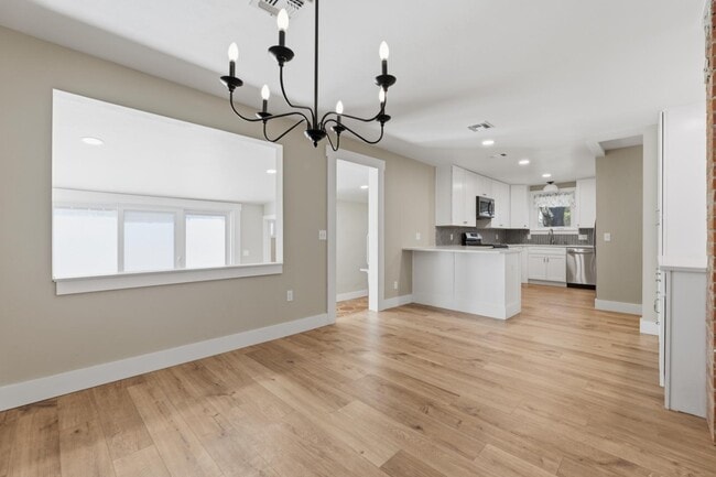 Photo - 103 W Centre St