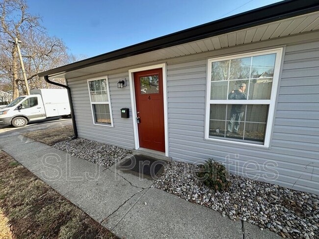 Building Photo - 218 Watt St Unit 4