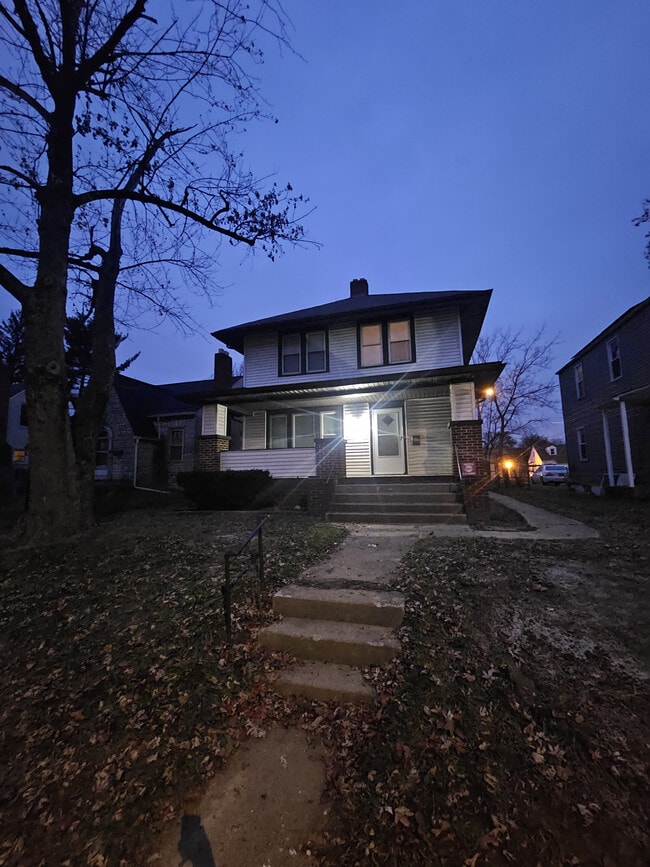 Building Photo - 1308 Loretta Ave