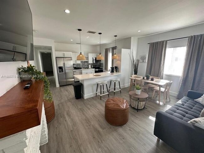 Photo - 1822 NW 4th St Unidad 1822 NW 4th St  B