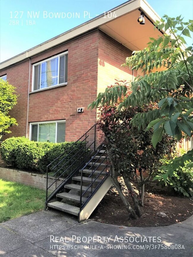 Heart of Fremont 2-Bedroom/1-Bath! Lots of... - Heart of Fremont 2-Bedroom/1-Bath! Lots of... Apartment Unit 104