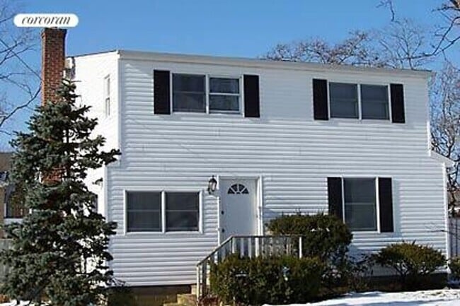 Building Photo - 7 Maple St Rental