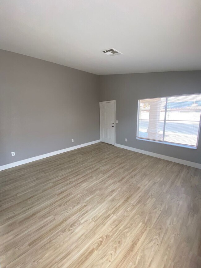 Photo - 127 Newburg Ave