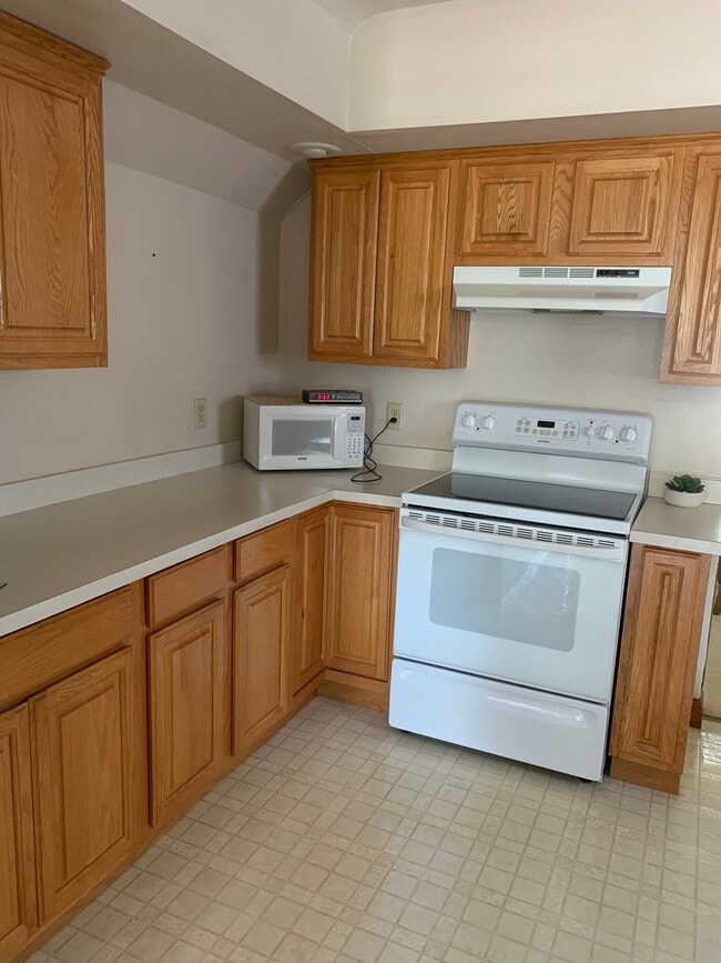 Photo - 1015 Ave C