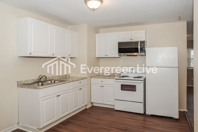 Photo - 1004 8th Ave SW