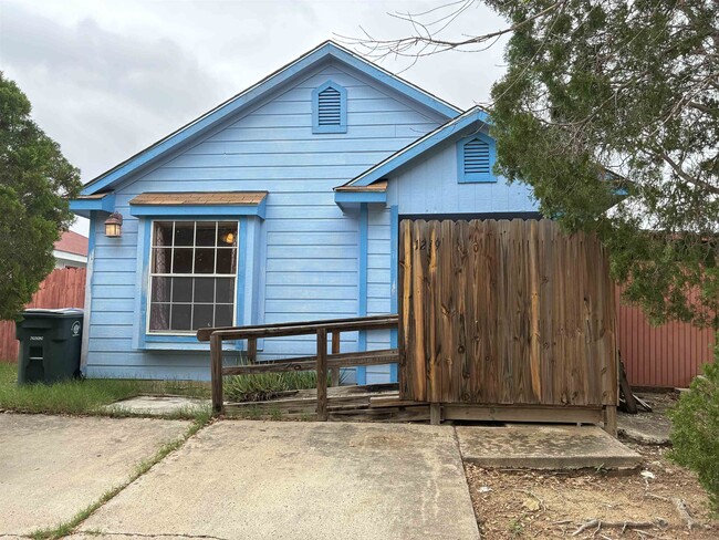 Photo - 1219 Truman Ln