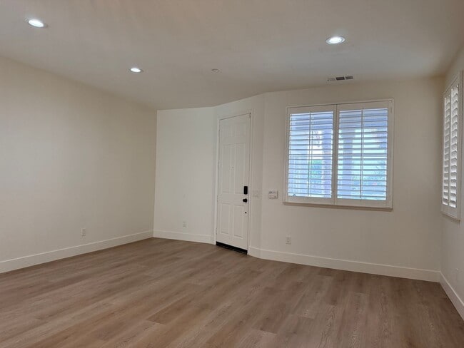 Photo - Amazing 5 bedroom home for rent in North Fontana