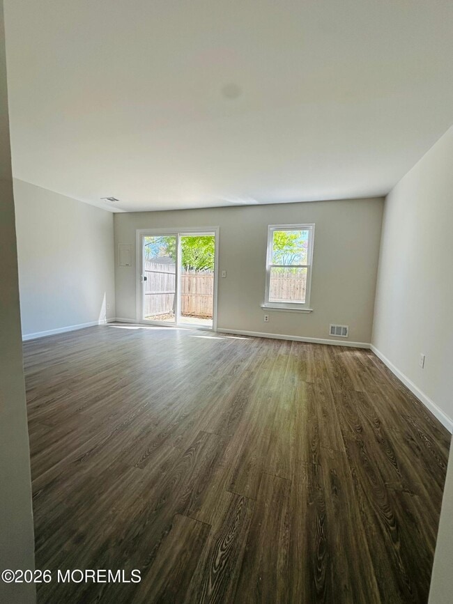 Photo - 402 Woodlake Manor Dr
