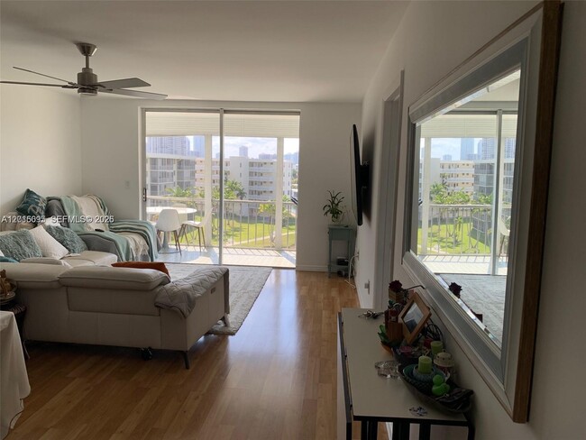 Photo - 2851 Leonard Dr Unit J603