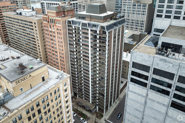 Alternate - 201 E Chestnut St