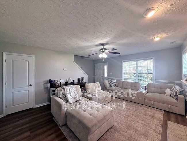 Photo - 153 Abbey Lane