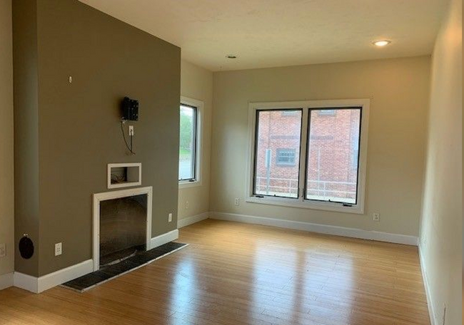 3 bedroom, 2 bath bungalow, south of town! - 3 bedroom, 2 bath bungalow, south of town! House