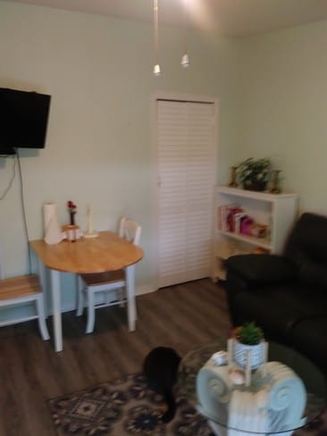 Small dining area - 8001 Formby St Unit 2