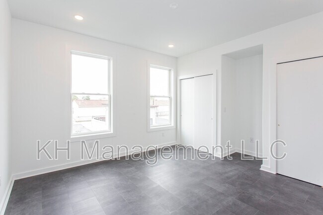 Photo - 1154 S Sydenham St Unit 2