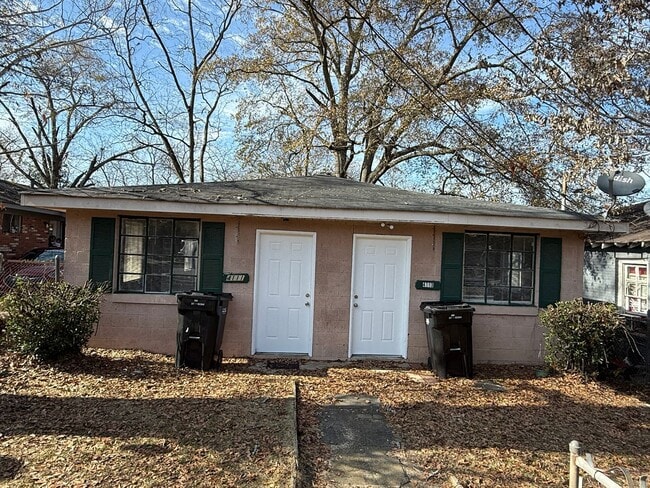 Building Photo - *AVAILABLE NOW - Total Electric* 1 Bedroom / 1 Bathroom Duplex for Rent in Midtown Columbus, GA***