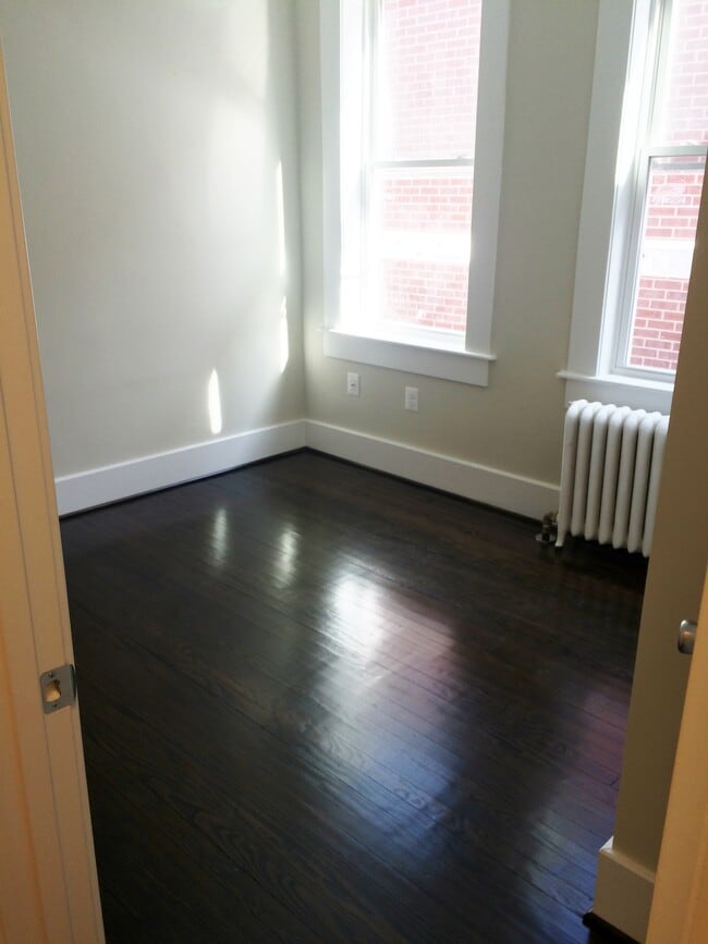 Photo - 1621 Wisconsin Ave NW Unit B