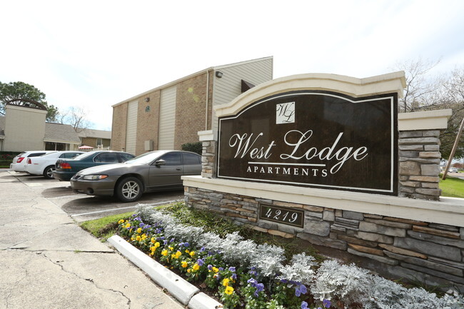 West Lodge Apartments - West Lodge Apartments