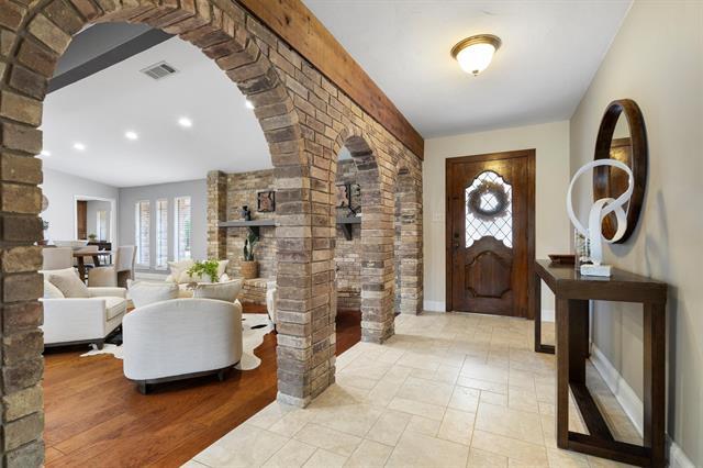 Photo - 2016 Pembrooke Pl