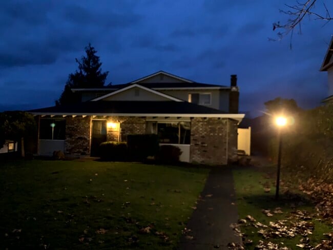 Photo - 827 Water St