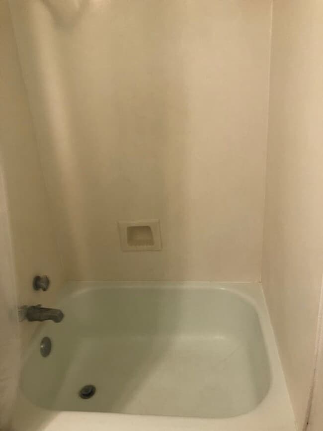 Photo - dgr925 Unit 203 (8)