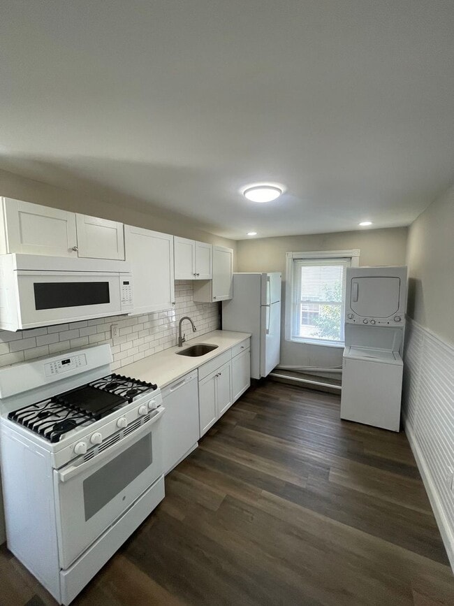 Building Photo - 137 W 2nd Ave Unit 2nd Floor Rental