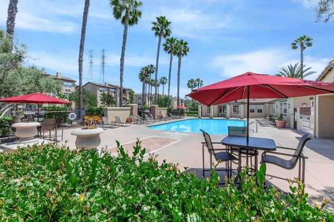 Building Photo - Laurel Vista Apartment Homes