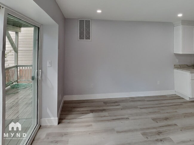 Photo - 1395 Newcomb Ave