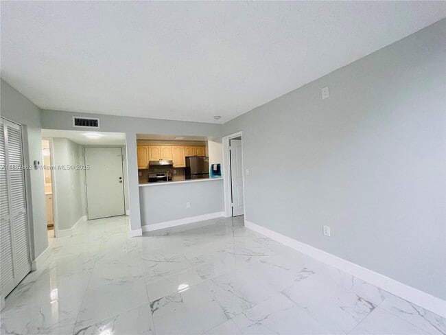 Photo - 7125 NW 186th St Unit B408