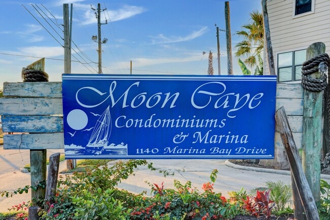 Building Photo - 1140 Marina Bay Dr Unit 207A