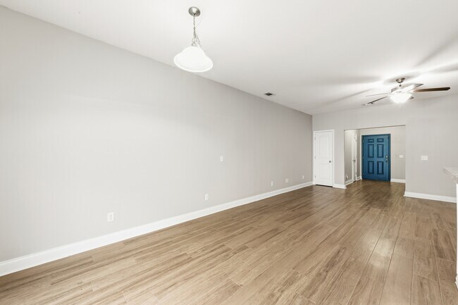 Photo - 240 Canyon Oak Loop