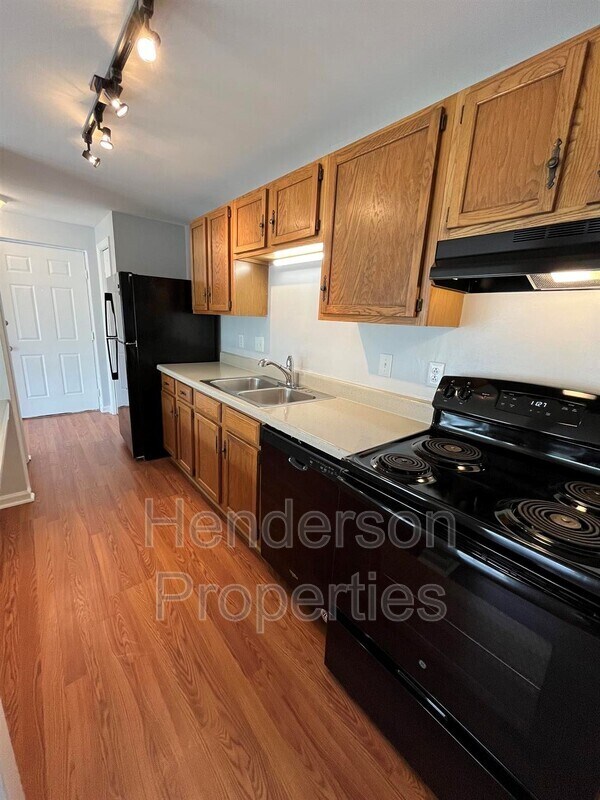 Photo - 9501 Shannon Green Dr Unidad M