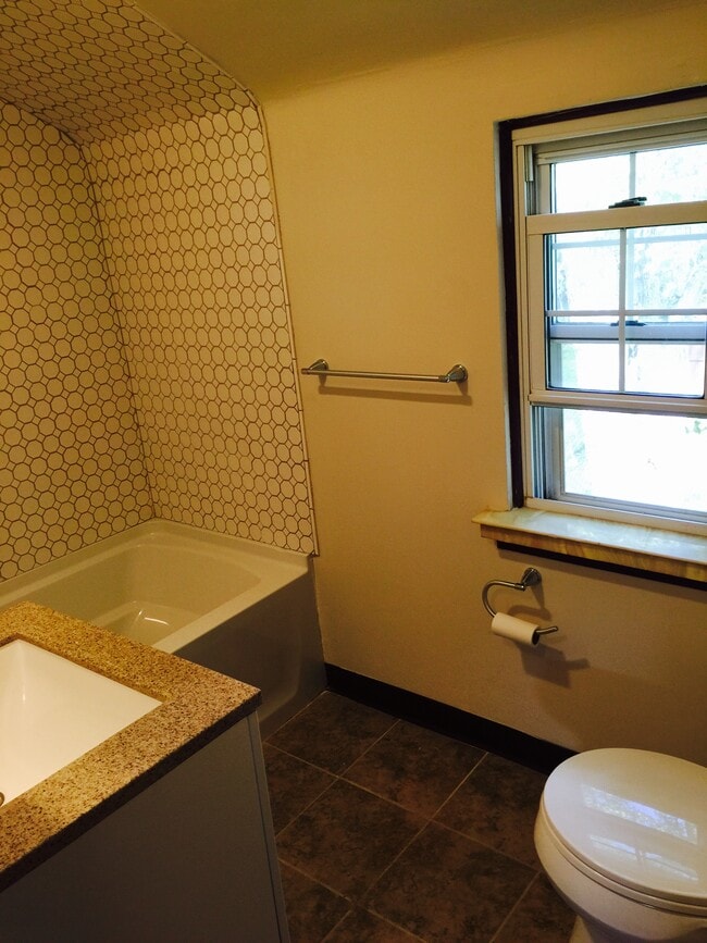 Photo - 263 East Fairmont Avenue